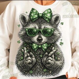 Chic Raccoon Graphic Sweatshirt